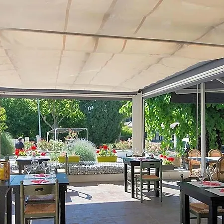 Hotel Restaurant Le Clos 3*
